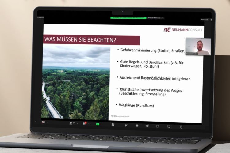 Computerbildschirm mit Schulungsinhalte