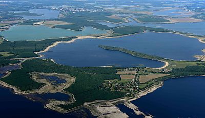 Luftbild der Lausitzer Seenlandschaft